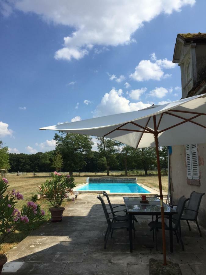 Maison Du Fermier Epineuil-le-Fleuriel Esterno foto